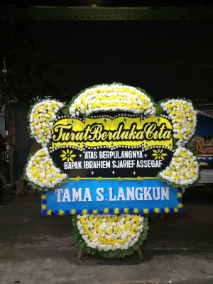 Papan Bunga Duka di Subarang Batuang
